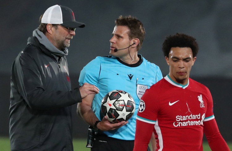 记者：路易斯恢复顺利可能随申花队出征河南，陈晋一出战存疑