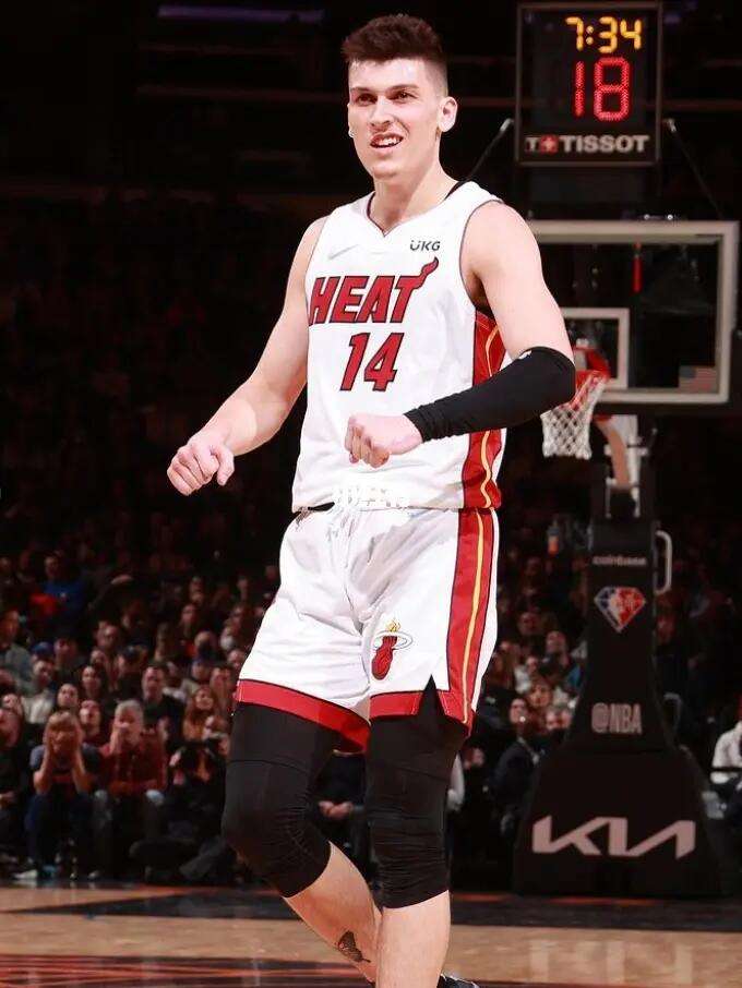 直接给顶薪！2米39的超级臂展怪！中国球队有钱吶…